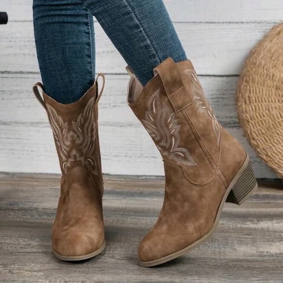 Women's Brown Embroidered Western Ankle Boots, Cowboy Boots - Picture 3 of 7